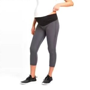 Isabel Maternity By Ingrid & Isabel Cross Over Crop Leggings